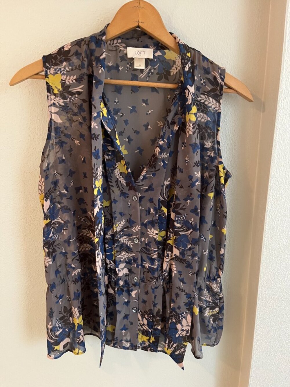 LOFT Sleeveless Chiffon Tie-Neck Floral Blouse